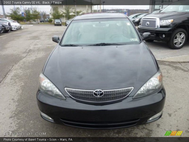 Black / Taupe 2002 Toyota Camry SE V6