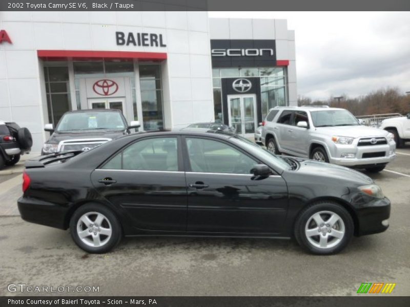 Black / Taupe 2002 Toyota Camry SE V6
