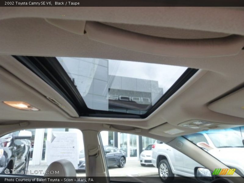 Black / Taupe 2002 Toyota Camry SE V6