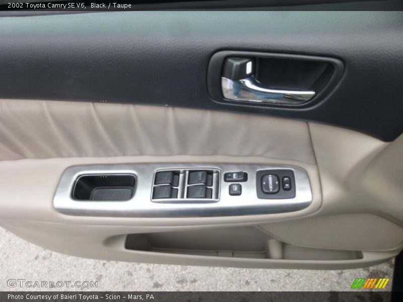 Black / Taupe 2002 Toyota Camry SE V6