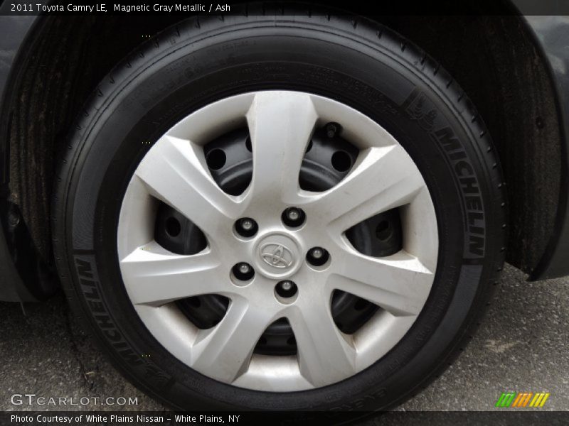 Magnetic Gray Metallic / Ash 2011 Toyota Camry LE