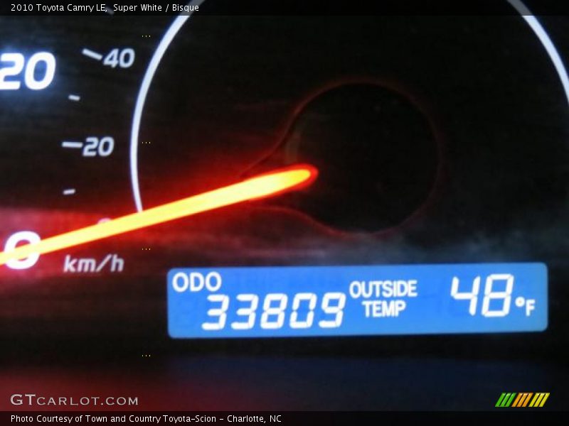 Super White / Bisque 2010 Toyota Camry LE