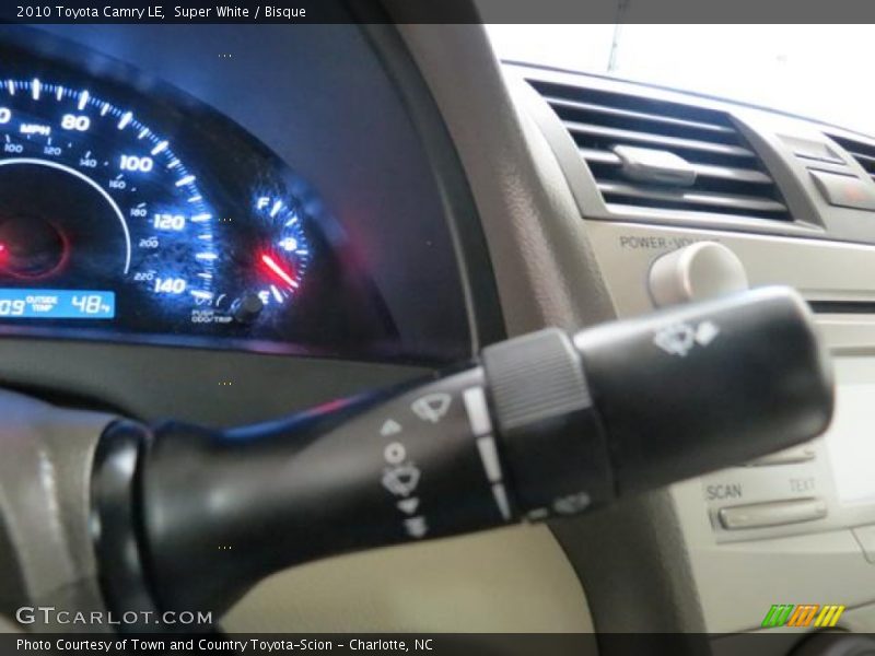 Super White / Bisque 2010 Toyota Camry LE