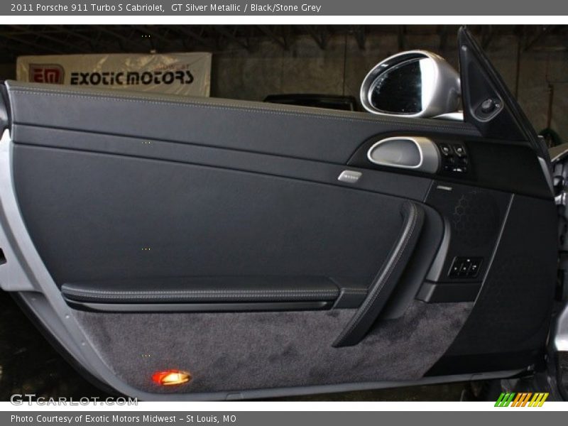 Door Panel of 2011 911 Turbo S Cabriolet