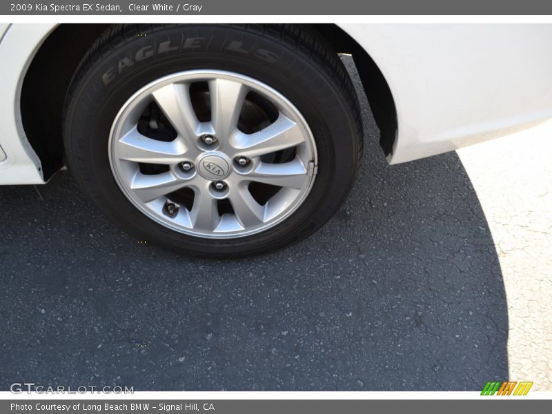 Clear White / Gray 2009 Kia Spectra EX Sedan
