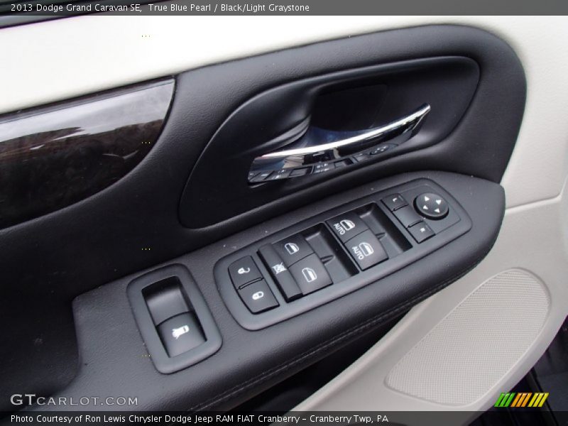 True Blue Pearl / Black/Light Graystone 2013 Dodge Grand Caravan SE