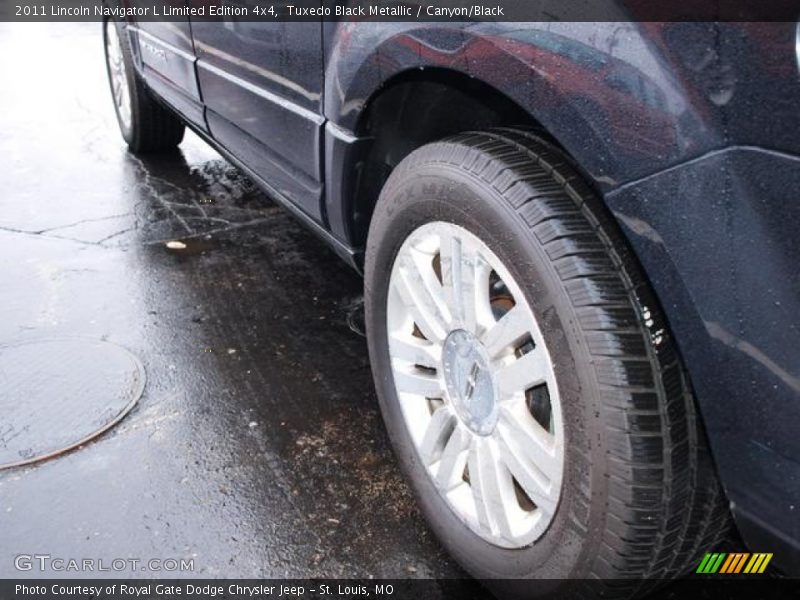 Tuxedo Black Metallic / Canyon/Black 2011 Lincoln Navigator L Limited Edition 4x4