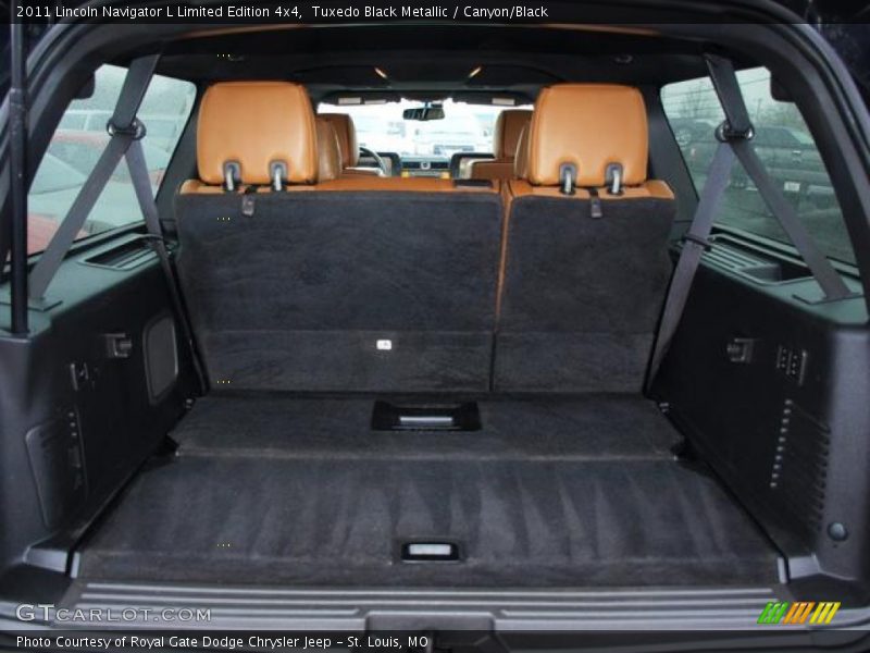  2011 Navigator L Limited Edition 4x4 Trunk