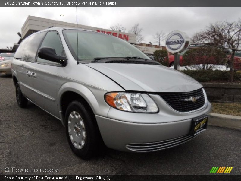 Bright Silver Metallic / Taupe 2002 Chrysler Town & Country eL