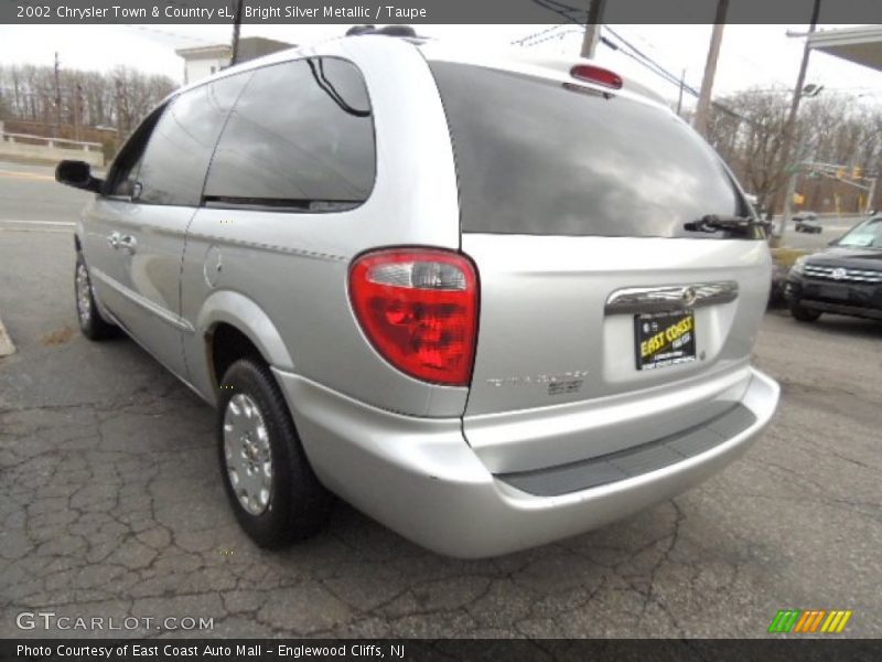 Bright Silver Metallic / Taupe 2002 Chrysler Town & Country eL