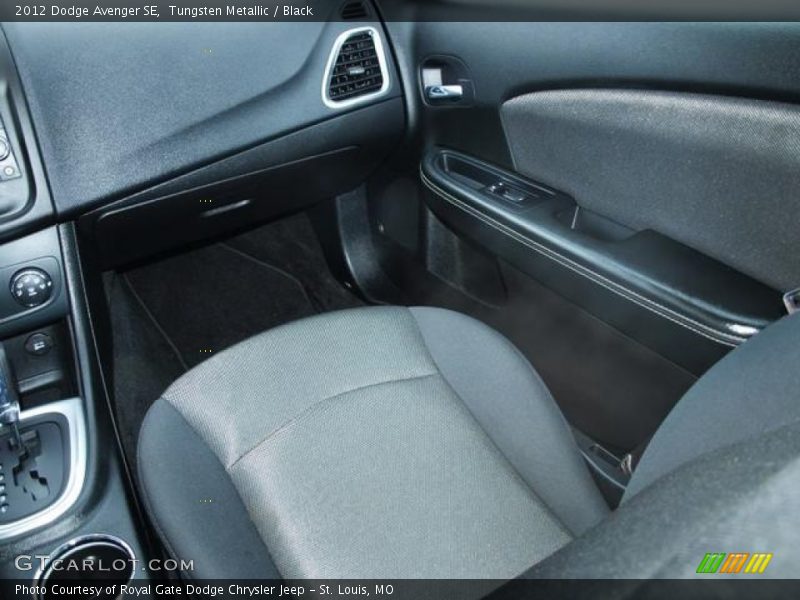 Tungsten Metallic / Black 2012 Dodge Avenger SE