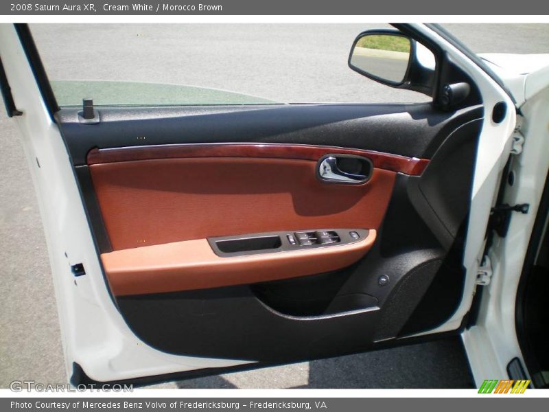 Cream White / Morocco Brown 2008 Saturn Aura XR