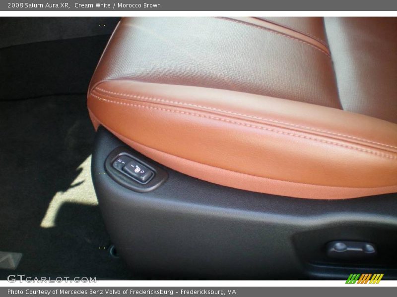 Cream White / Morocco Brown 2008 Saturn Aura XR