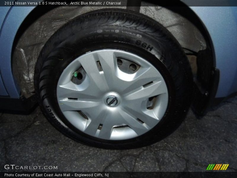 Arctic Blue Metallic / Charcoal 2011 Nissan Versa 1.8 S Hatchback
