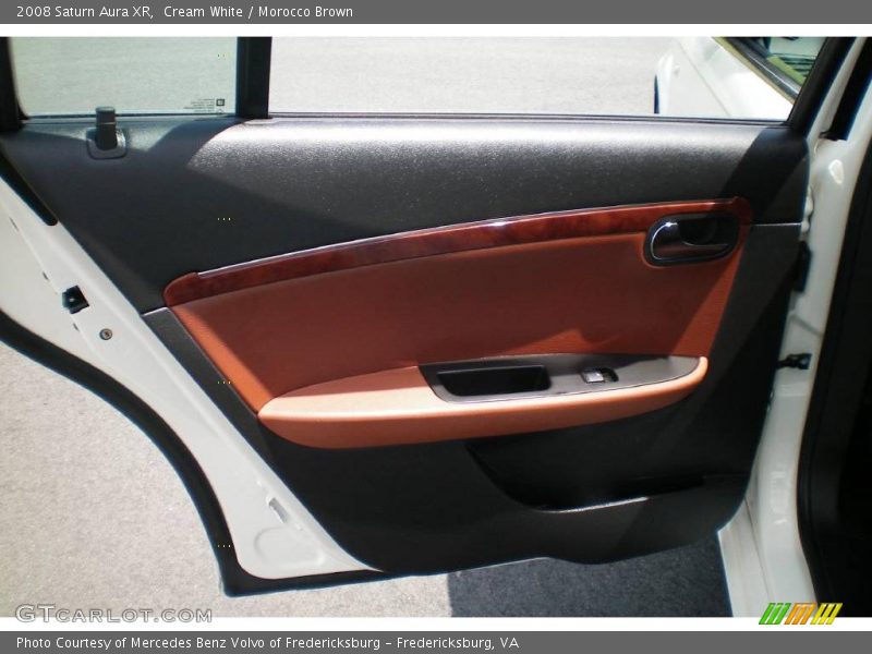 Cream White / Morocco Brown 2008 Saturn Aura XR