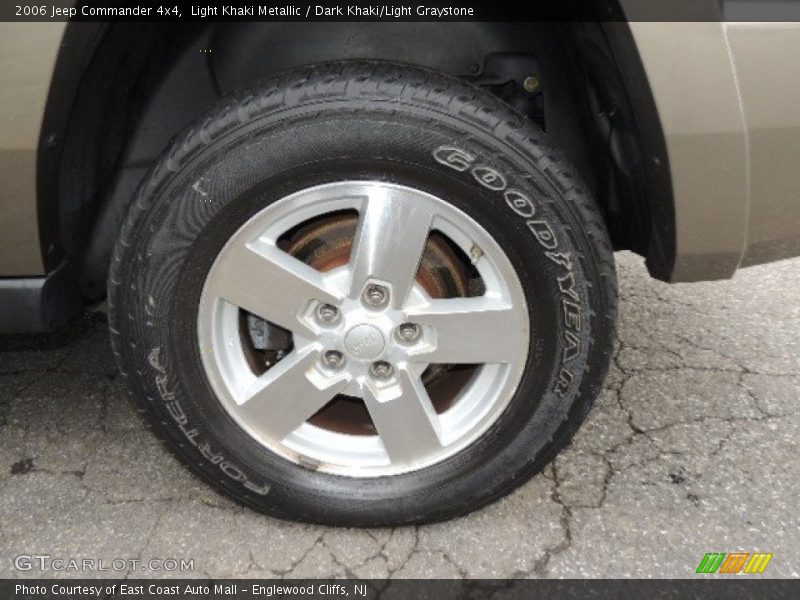 Light Khaki Metallic / Dark Khaki/Light Graystone 2006 Jeep Commander 4x4