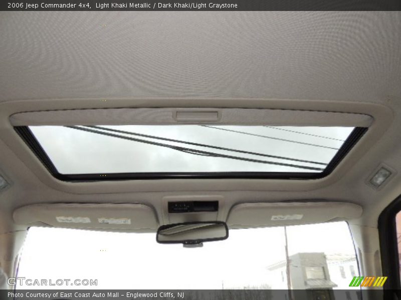 Light Khaki Metallic / Dark Khaki/Light Graystone 2006 Jeep Commander 4x4