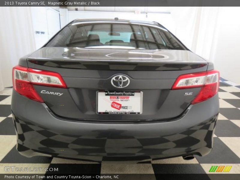Magnetic Gray Metallic / Black 2013 Toyota Camry SE