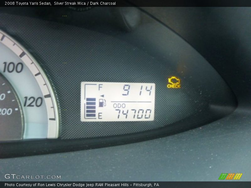 Silver Streak Mica / Dark Charcoal 2008 Toyota Yaris Sedan