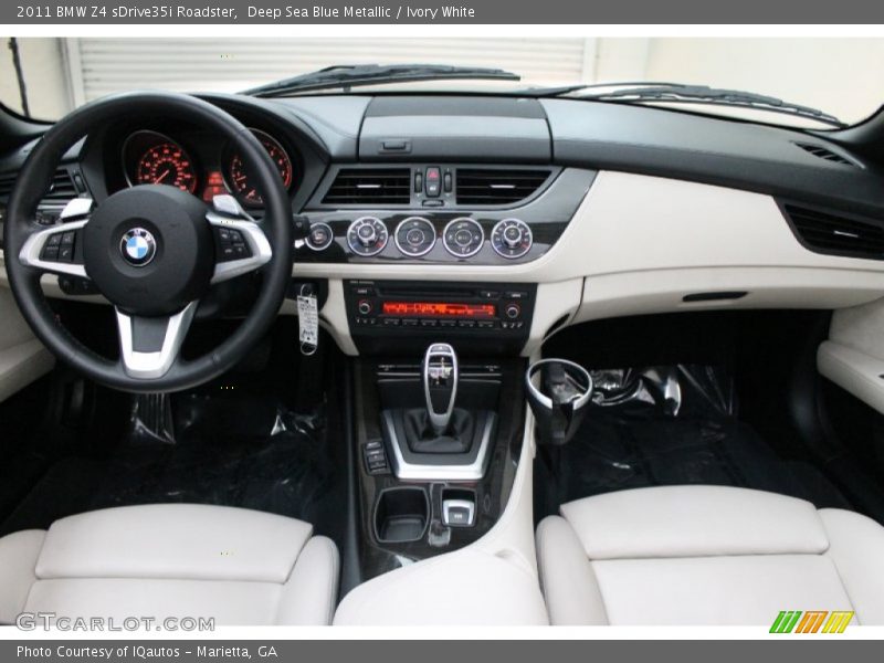 Dashboard of 2011 Z4 sDrive35i Roadster