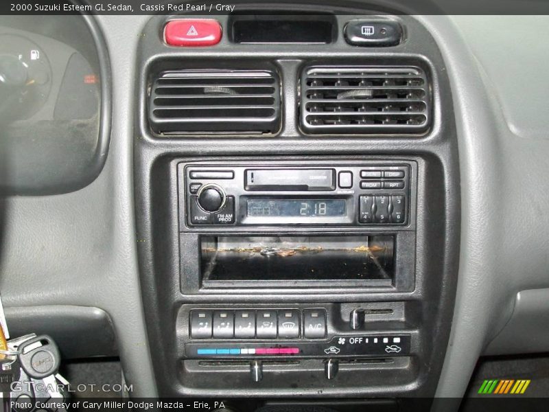 Cassis Red Pearl / Gray 2000 Suzuki Esteem GL Sedan
