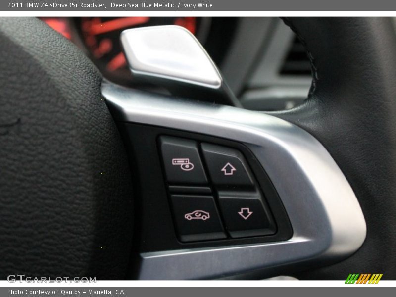Controls of 2011 Z4 sDrive35i Roadster