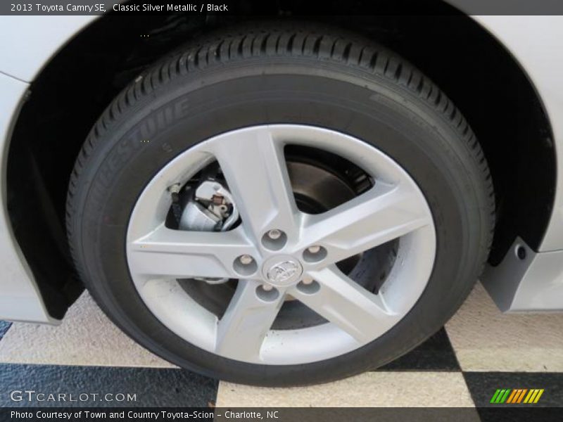 Classic Silver Metallic / Black 2013 Toyota Camry SE