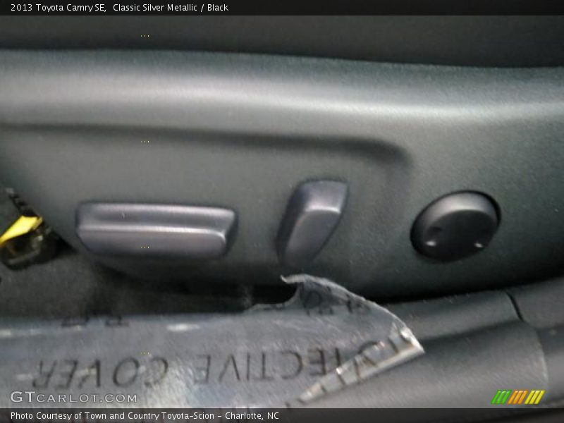 Classic Silver Metallic / Black 2013 Toyota Camry SE
