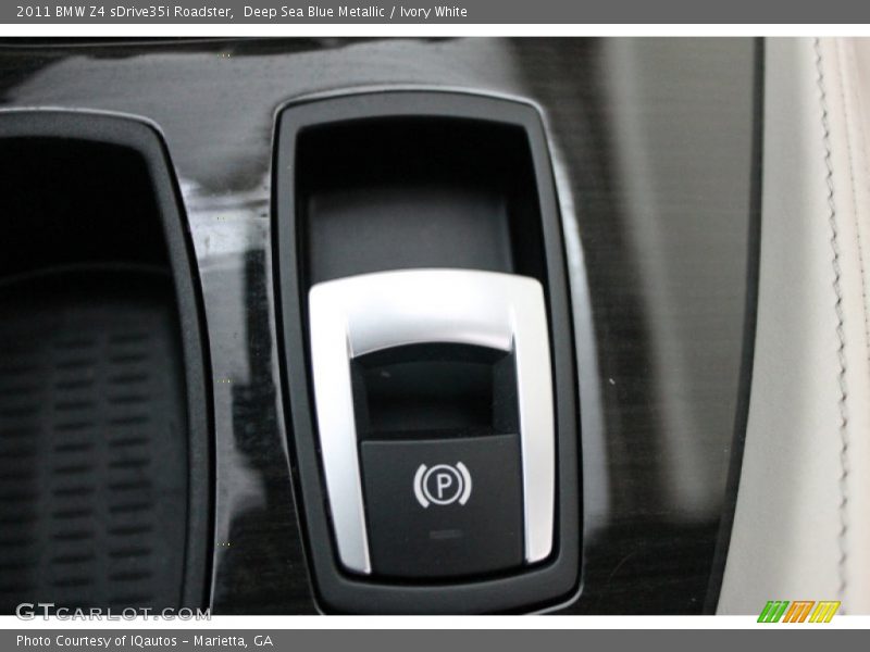 Controls of 2011 Z4 sDrive35i Roadster