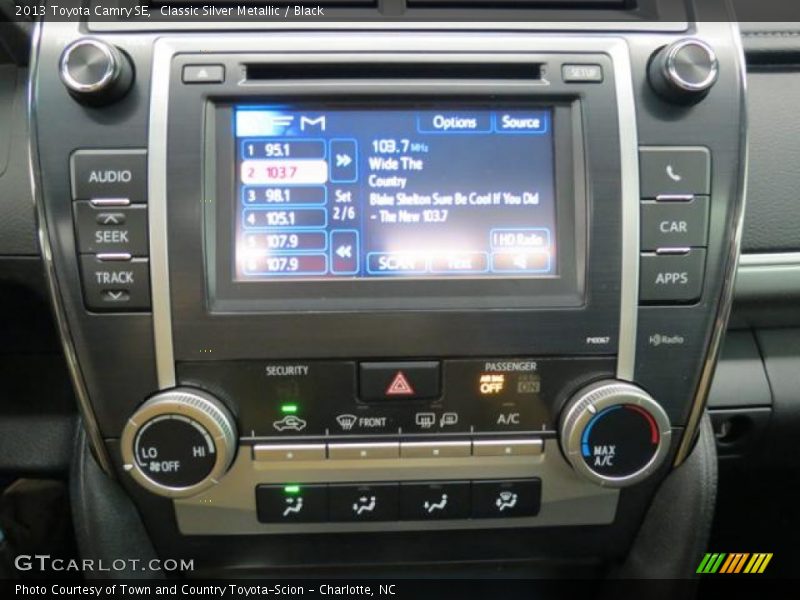 Classic Silver Metallic / Black 2013 Toyota Camry SE