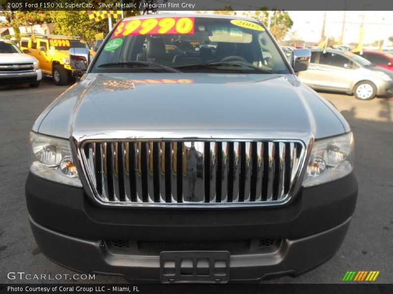 Silver Metallic / Medium Flint Grey 2005 Ford F150 XL SuperCab