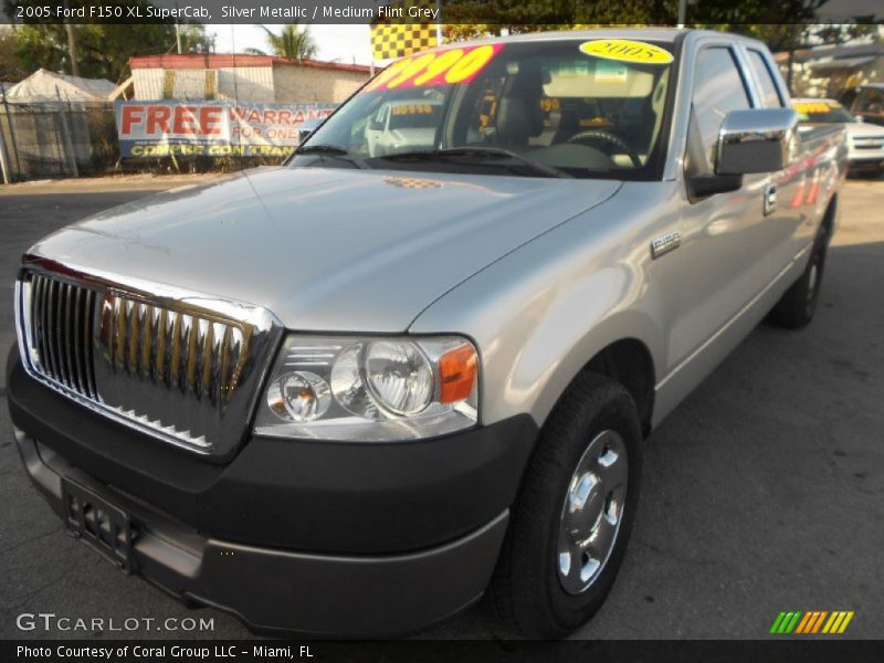 Silver Metallic / Medium Flint Grey 2005 Ford F150 XL SuperCab