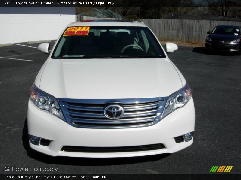 Blizzard White Pearl / Light Gray 2011 Toyota Avalon Limited