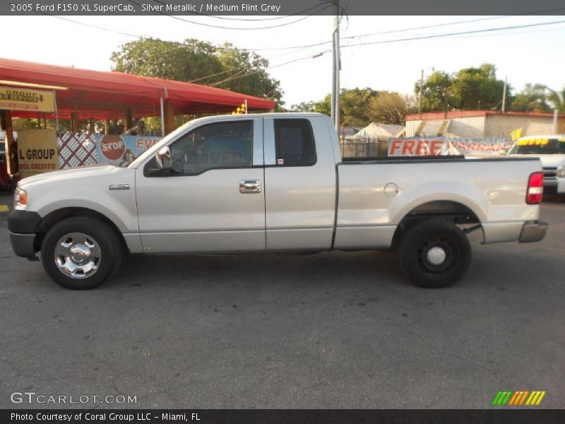 Silver Metallic / Medium Flint Grey 2005 Ford F150 XL SuperCab