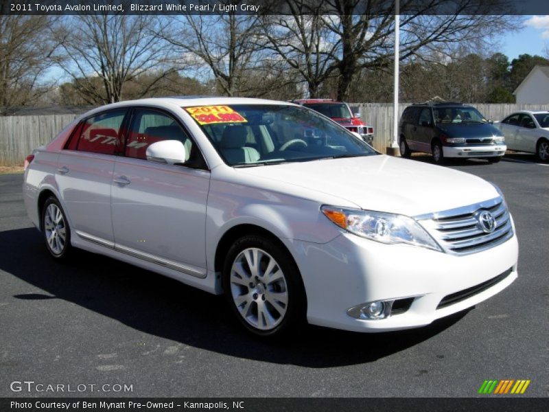 Blizzard White Pearl / Light Gray 2011 Toyota Avalon Limited