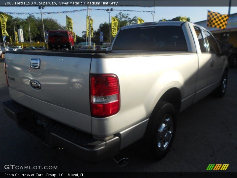 Silver Metallic / Medium Flint Grey 2005 Ford F150 XL SuperCab