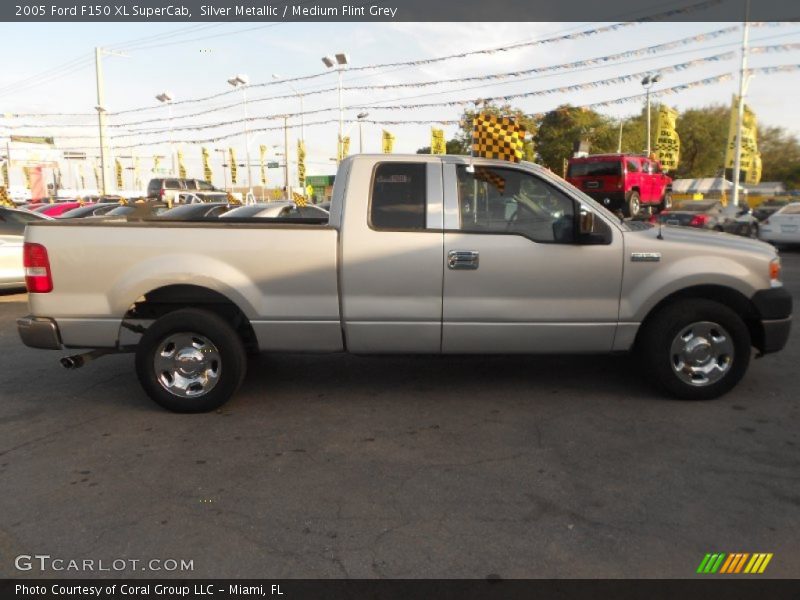 Silver Metallic / Medium Flint Grey 2005 Ford F150 XL SuperCab
