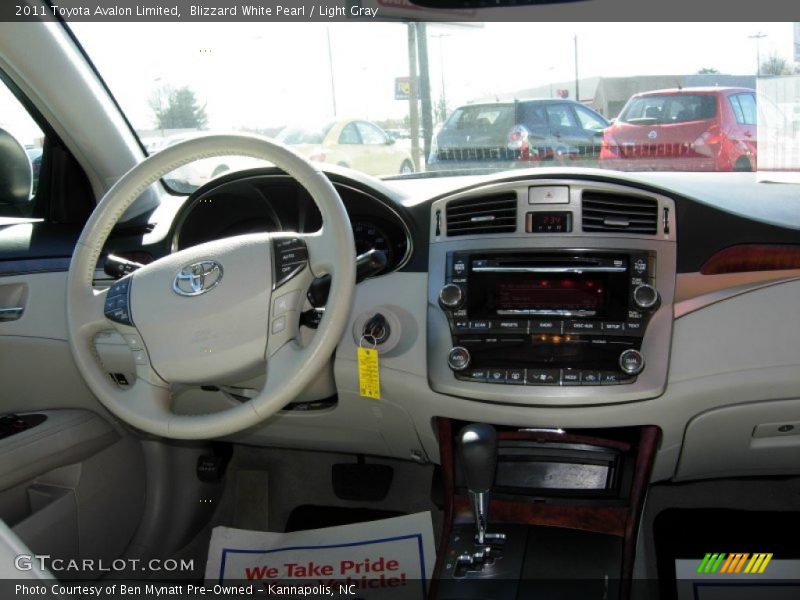 Blizzard White Pearl / Light Gray 2011 Toyota Avalon Limited
