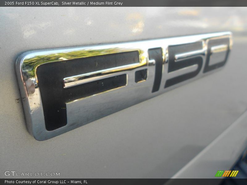 Silver Metallic / Medium Flint Grey 2005 Ford F150 XL SuperCab