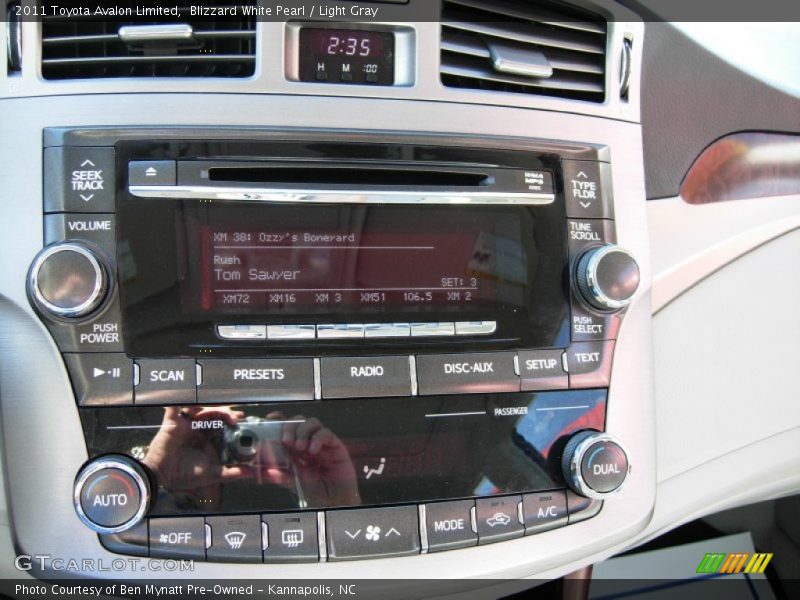 Blizzard White Pearl / Light Gray 2011 Toyota Avalon Limited