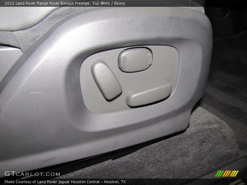 Controls of 2012 Range Rover Evoque Prestige