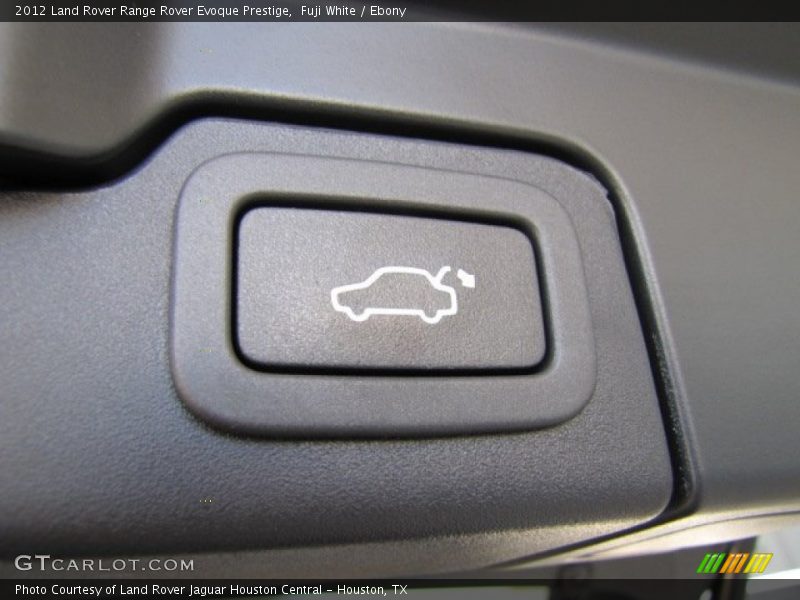 Fuji White / Ebony 2012 Land Rover Range Rover Evoque Prestige