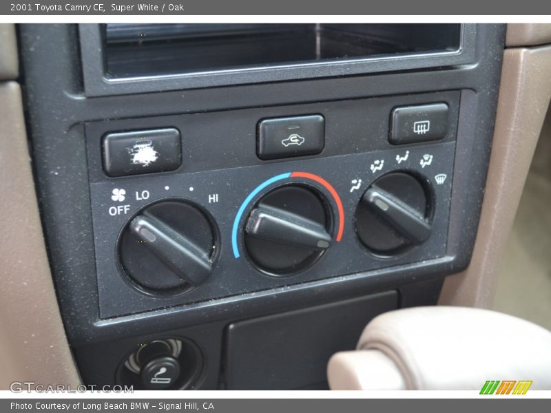 Super White / Oak 2001 Toyota Camry CE