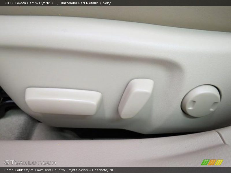 Barcelona Red Metallic / Ivory 2013 Toyota Camry Hybrid XLE