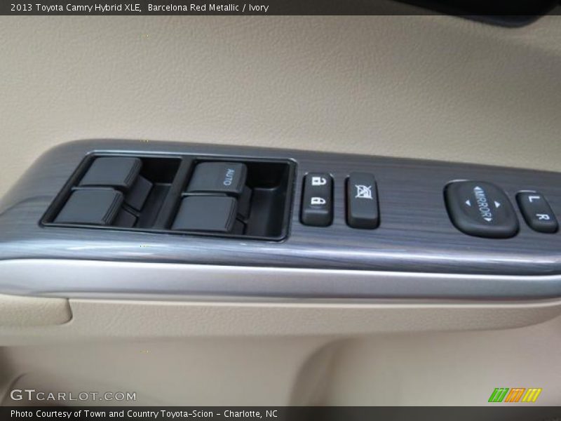 Barcelona Red Metallic / Ivory 2013 Toyota Camry Hybrid XLE