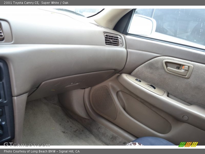 Super White / Oak 2001 Toyota Camry CE