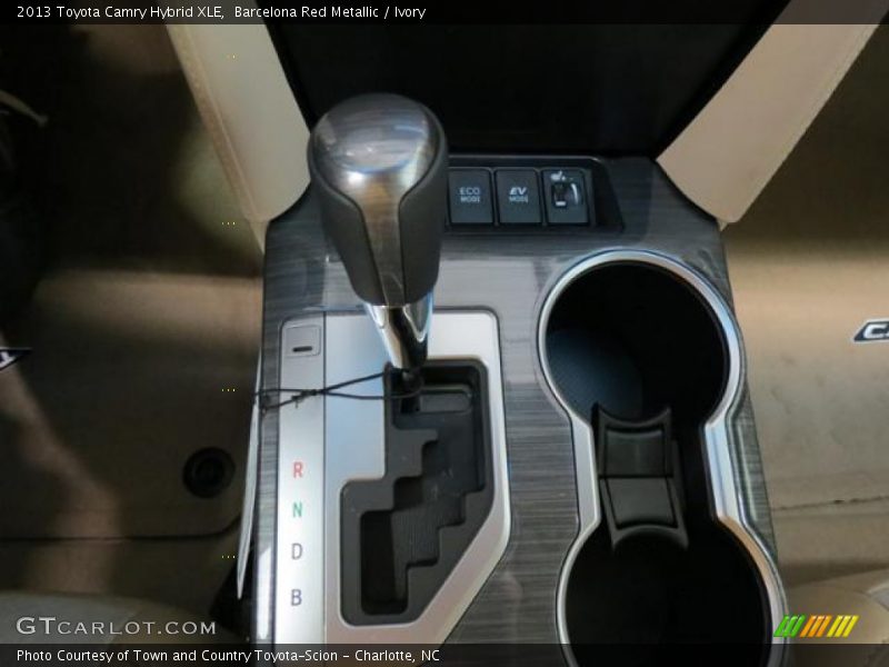 Barcelona Red Metallic / Ivory 2013 Toyota Camry Hybrid XLE