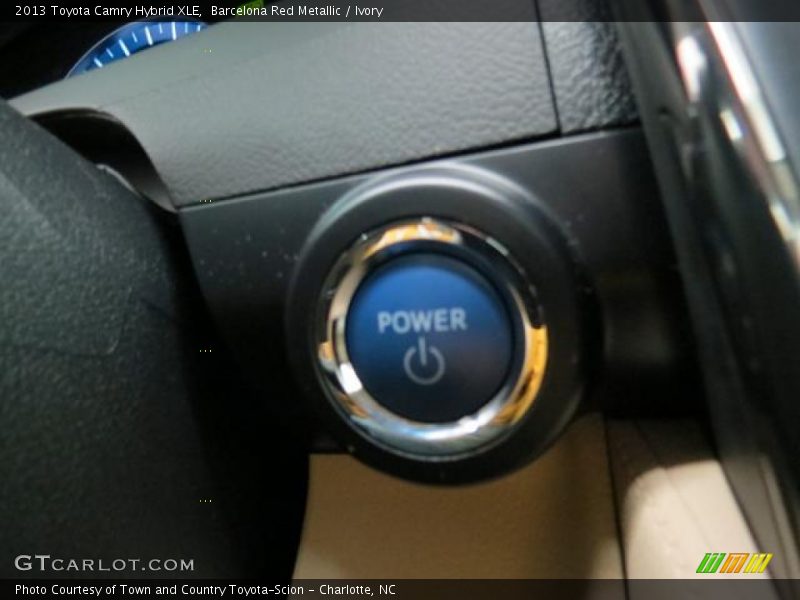 Barcelona Red Metallic / Ivory 2013 Toyota Camry Hybrid XLE