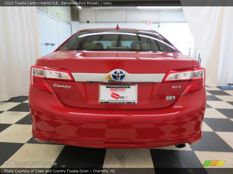 Barcelona Red Metallic / Ivory 2013 Toyota Camry Hybrid XLE