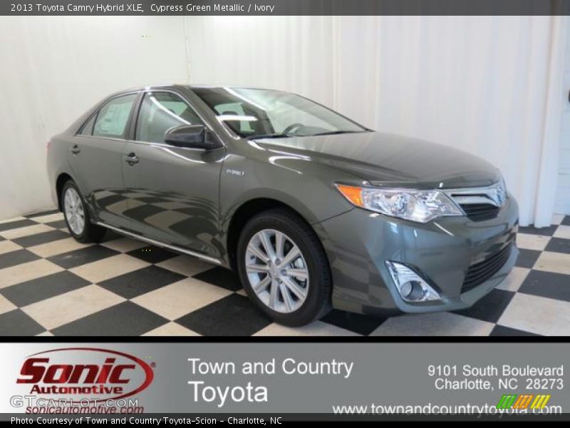 Cypress Green Metallic / Ivory 2013 Toyota Camry Hybrid XLE